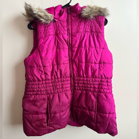 New York and Company Berry Pink Puffer Vest Faux Fur L - Picture 2 of 6